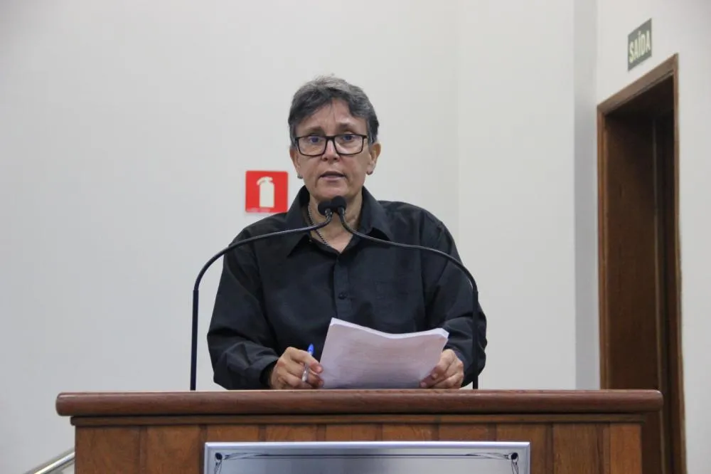 Vereadora de Jales pede informações sobre possível inoperância de câmeras de monitoramento em escolas e EMEIs