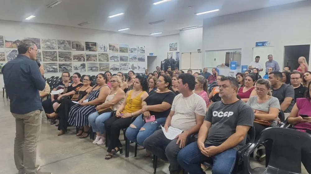 Prefeito se reúne com professores da rede municipal para ouvir demandas da categoria 