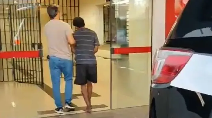 Homem é preso em flagrante furtando fiação elétrica na zona norte
