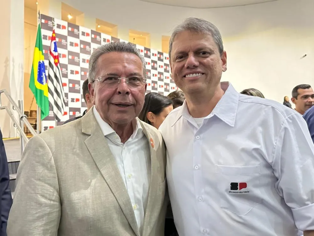 Deputado Carlão Pignatari participa de cerimônia de repasse de recursos para a saúde municipal no Palácio dos Bandeirantes