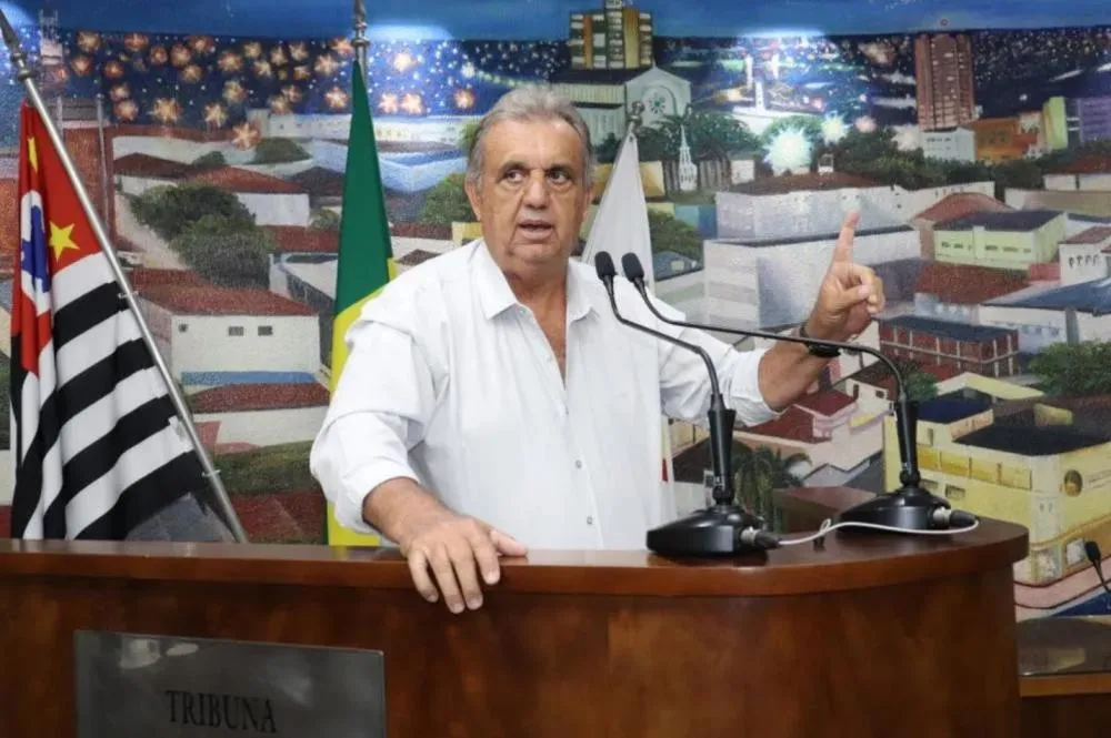 Étore Baroni cobra andamento de licitação para limpeza de terrenos públicos