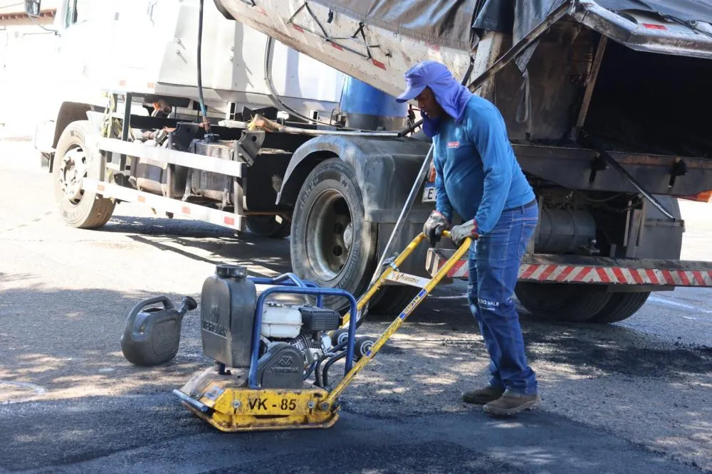 Secretaria de Obras e Infraestrutura intensifica serviços de manutenção em Fernandópolis e no distrito de Brasitâni