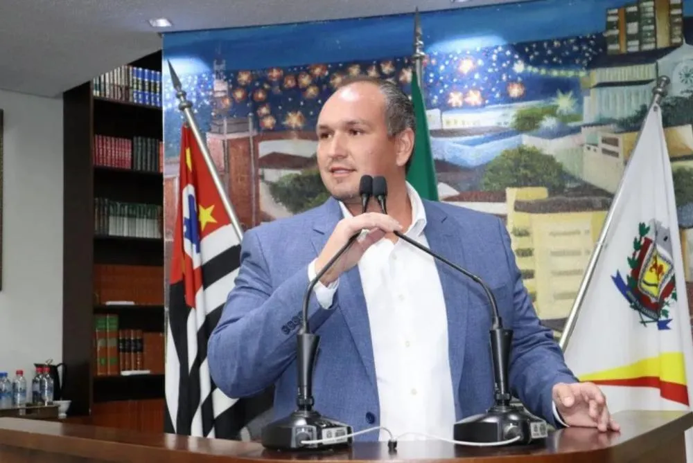 Afonso Pessutto solicita convênio para transporte de alunos da ETEC em Fernandópolis
