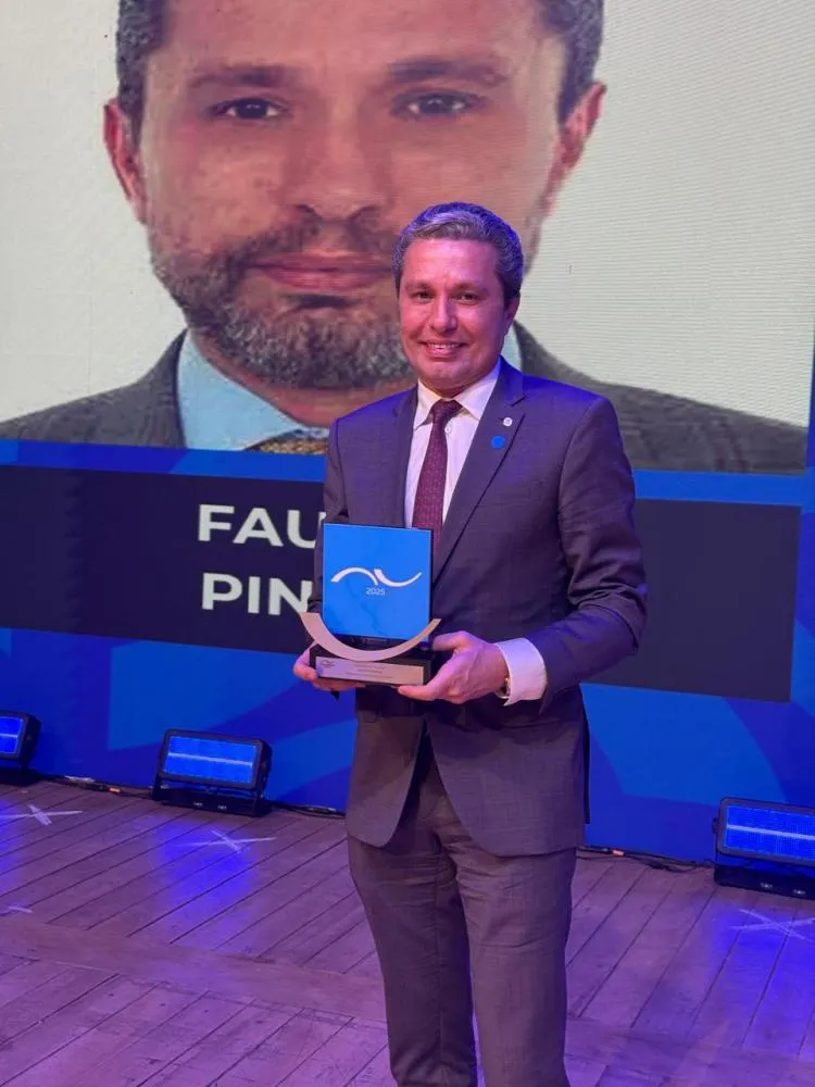 Fausto Pinato é premiado no Congresso em Foco 2025