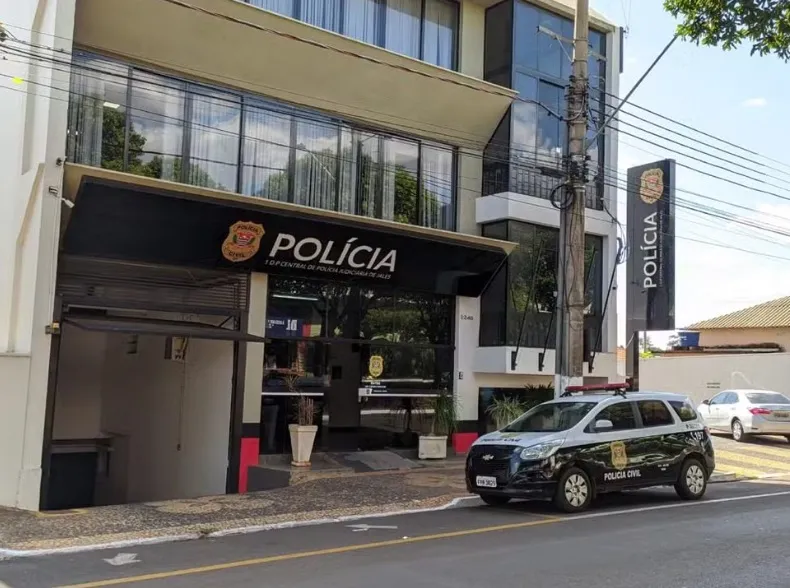 Mulher denuncia companheiro por cárcere privado e agressão em Jales