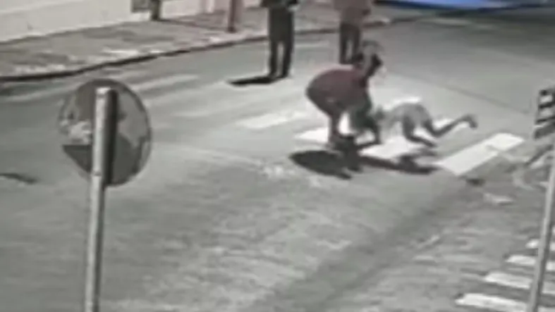 Jovem grávida é agredida no meio da rua após discutir com motorista em General Salgado