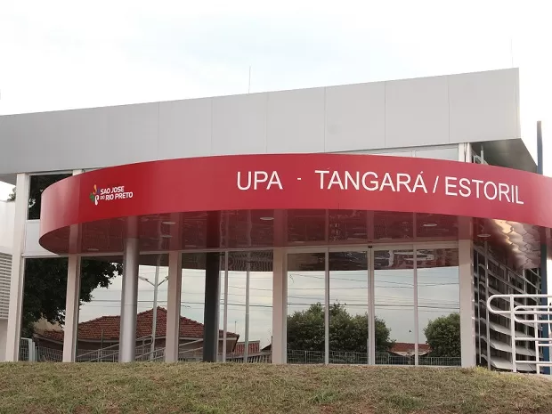 Empresário bêbado bate em poste e é levado à delegacia em Rio Preto
