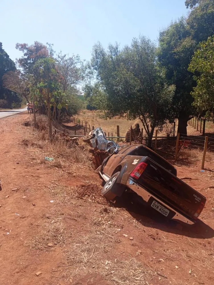 Grave acidente entre Hilux e Montana deixa uma vítima fatal próximo a Paranapuã