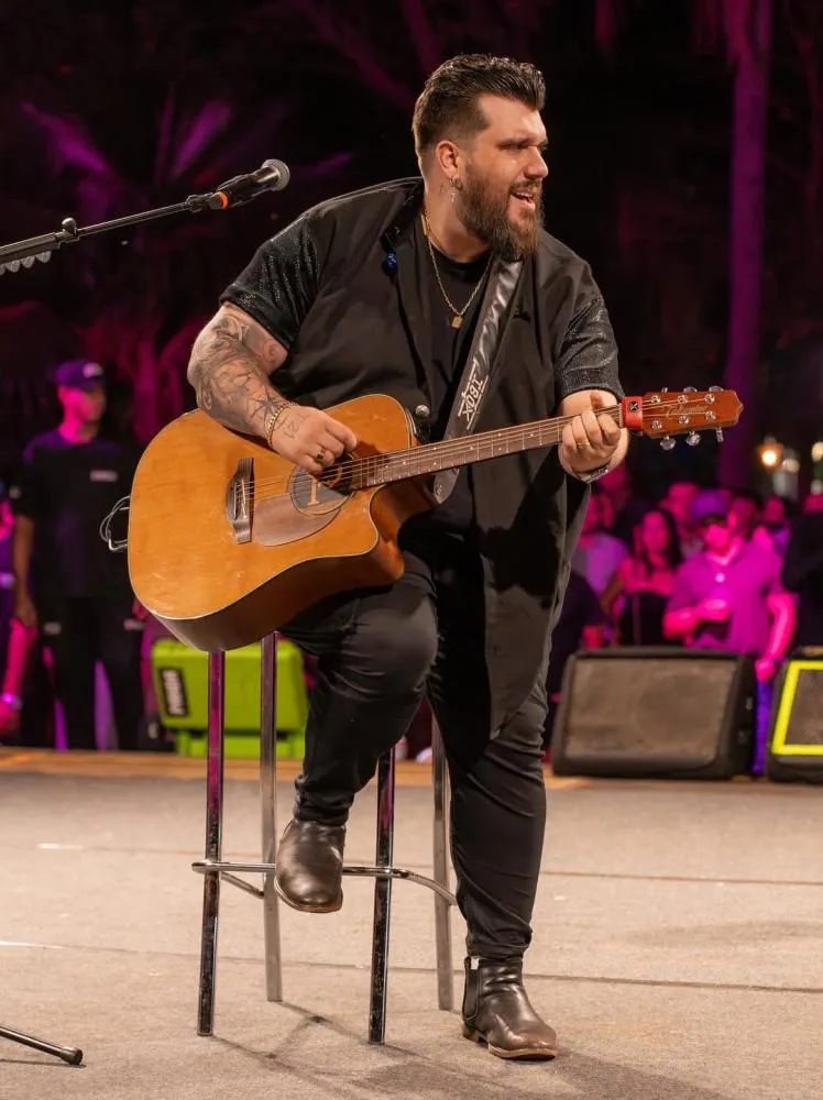 Show de Panda reúne 2,5 mil pessoas em Santa Fé do Sul e consolida sucesso da Murilo Produções