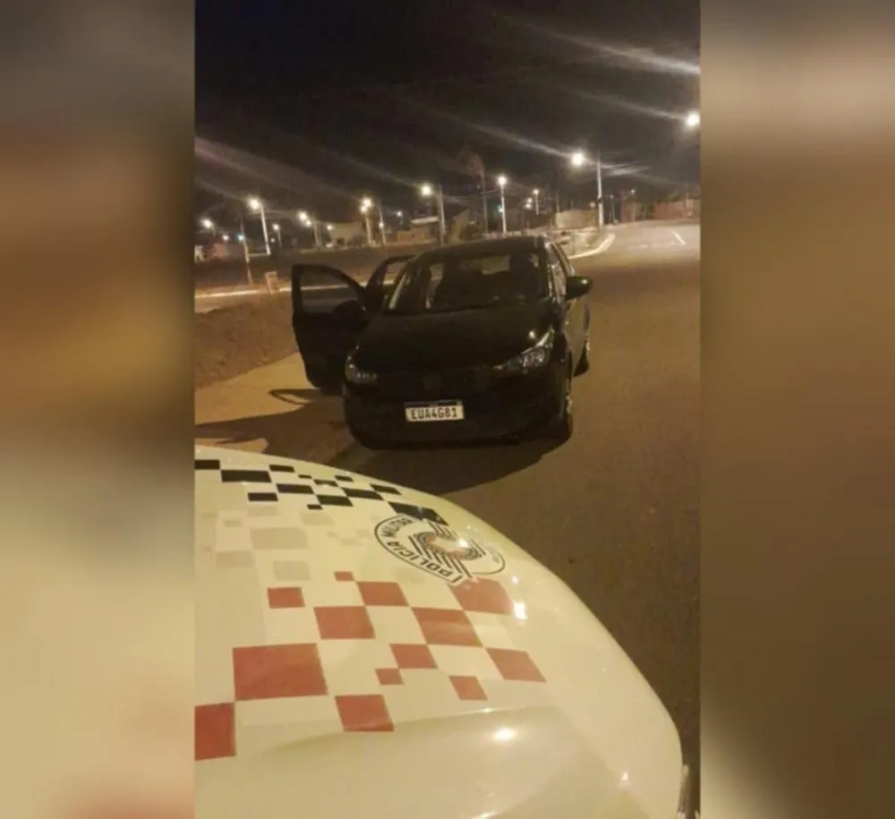 Jovem é vítima de roubo à mão armada em São José do Rio Preto e carro é recuperado horas depois
