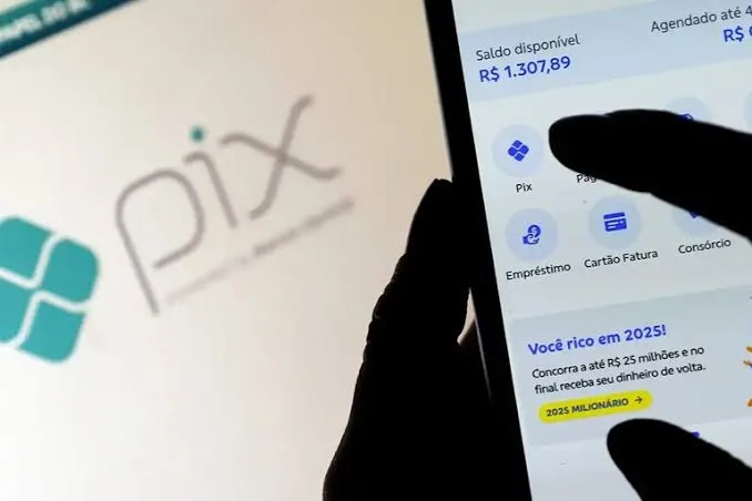 PIX apresenta instabilidade nacional e usuários relatam falhas em transações nesta segunda-feira