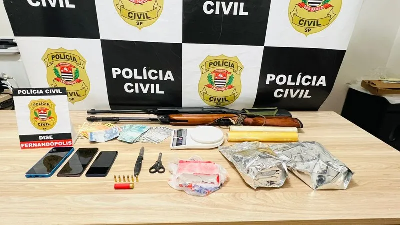 Polícia Civil apreende drogas, arma e dinheiro em operação no Bairro Universitário