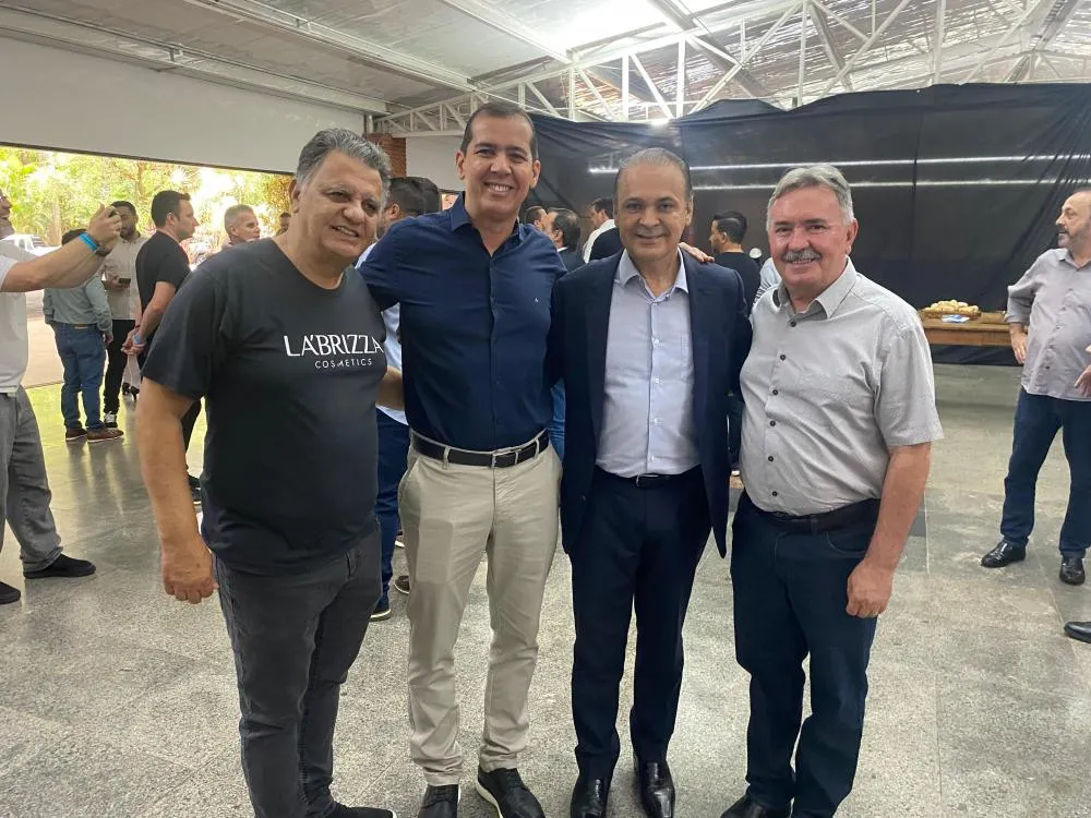 Prefeito Evandro Mura se reúne com o Secretário de Turismo de SP Roberto de Lucena durante a APRECESP em Olímpia 