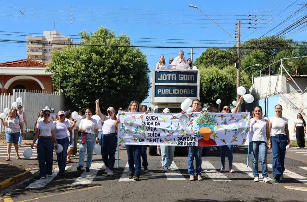Caminhada pelo Janeiro Branco reúne 300 pessoas no centro de Fernandópolis