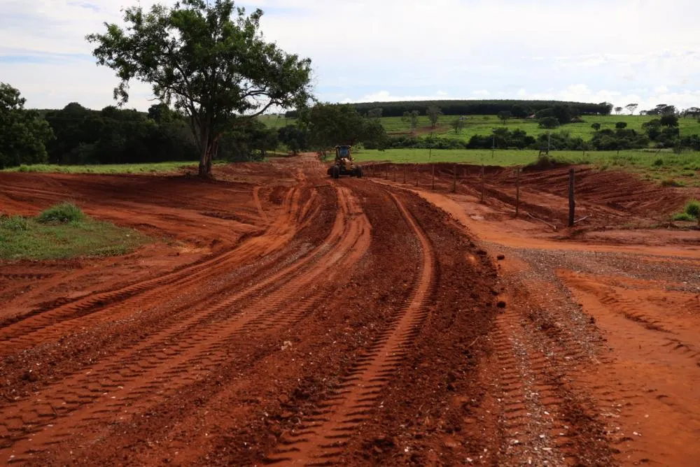 Secretaria de Agricultura intensifica manutenção de vicinais e monitora impacto da estiagem