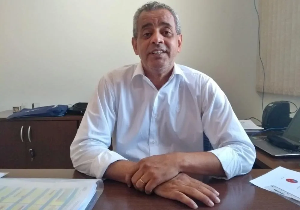 Carlos Cabral pede estudo para disponibilizar técnico de enfermagem em tempo integral nas escolas municipais