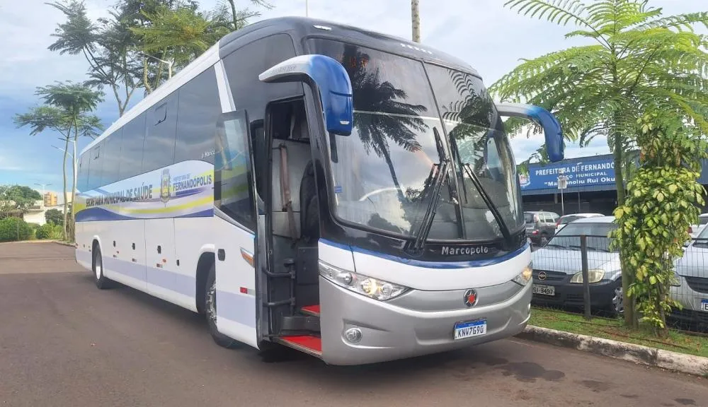 Com recursos próprios, Prefeitura adquire novo ônibus para a Saúde 