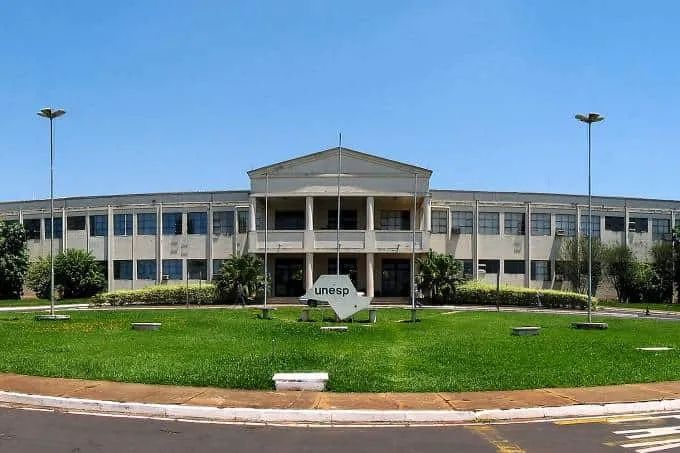 Unesp abre concurso para área técnico-administrativa com salários de até R$ 12,4 mil 