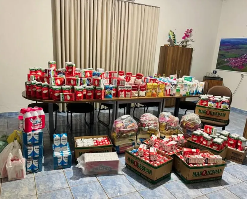 Portaria Solidária do Mira Estrela Rodeio Show arrecada 630 litros de leite para entidades da região