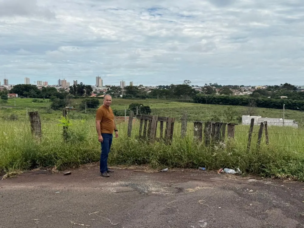 Jeferson da UniFEF cobra informações sobre obras viárias e abertura de nova ligação entre bairros de Fernandópolis