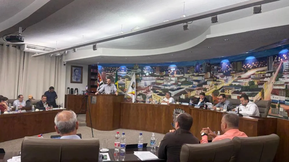 Câmara de Fernandópolis aprova projetos sociais, culturais e abertura de créditos milionários