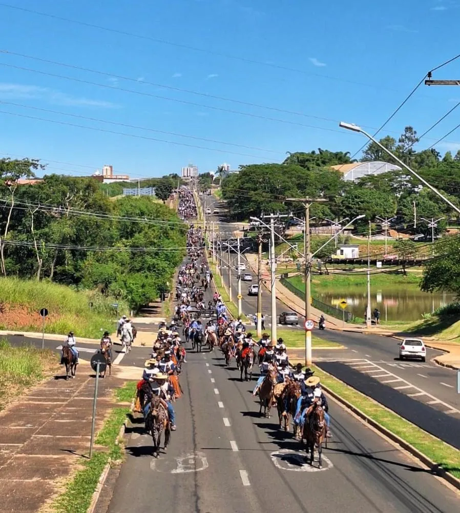 Cavalgada reúne 26 comitivas em Fernandópolis