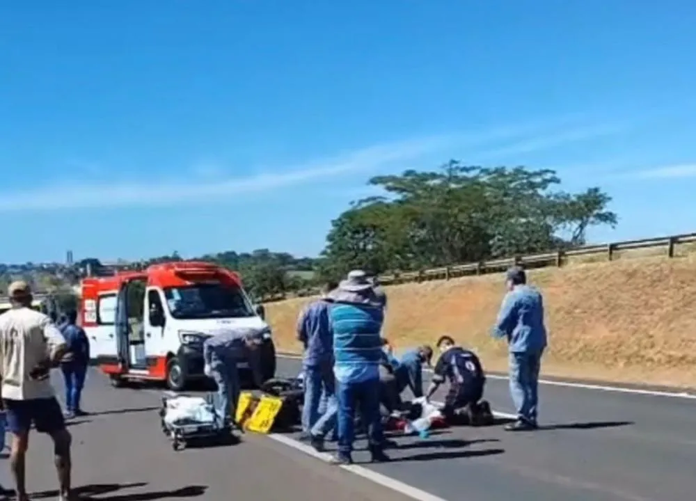 Mototaxista morre após colisão com caminhão na Rodovia Euclides da Cunha