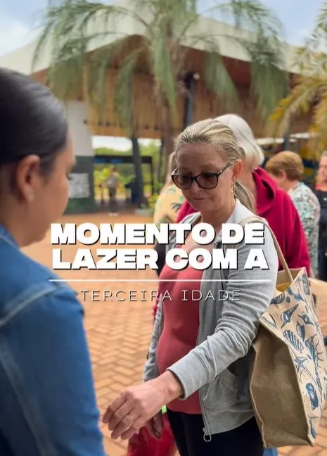 Idosos de Macedônia participam de dia de lazer e integração em resort da região