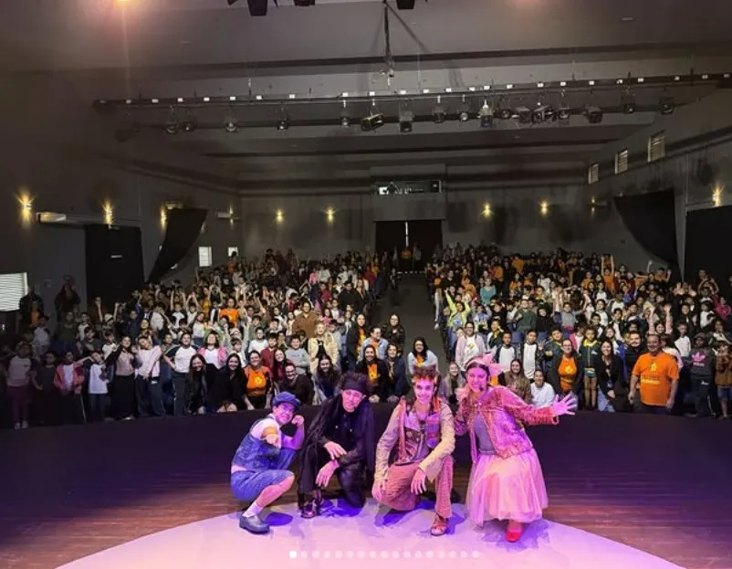 Jales promove peça teatral educativa durante campanha Maio Laranja