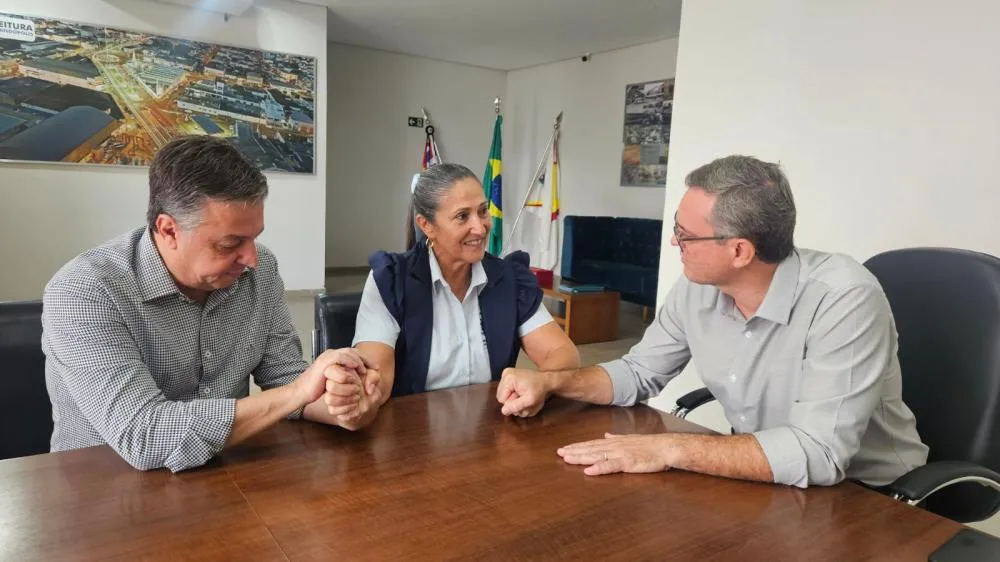 Prefeitura de Fernandópolis anuncia desligamento da secretária de Educação