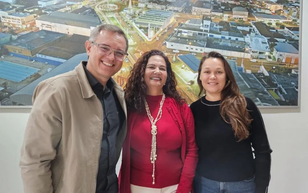 Rose Carósio é anunciada como nova secretária municipal de Educação 