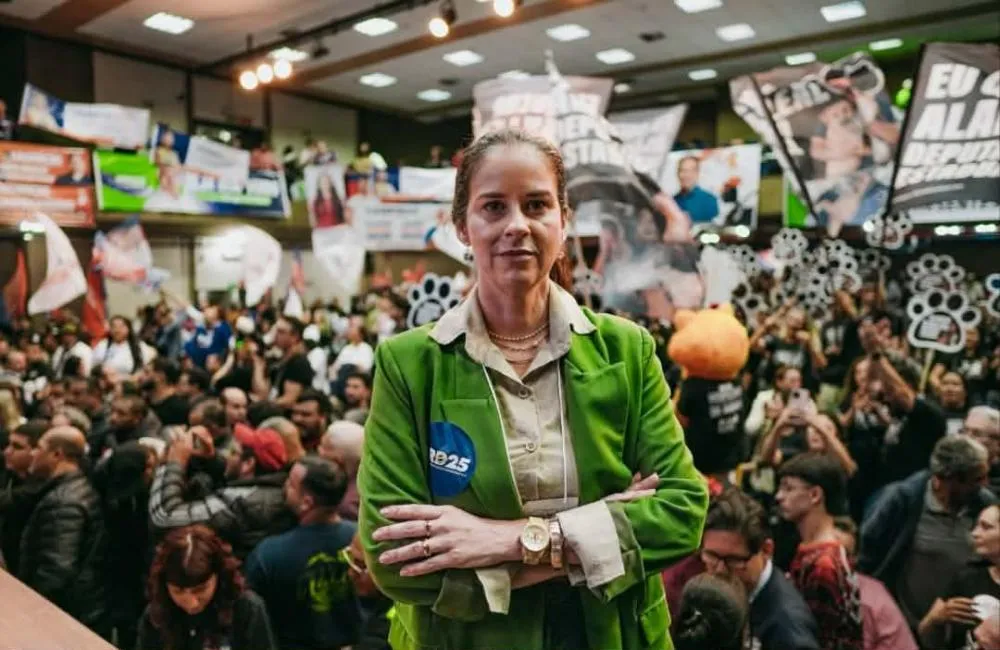 Convenção do PRB oficializa candidatura de Flávia Resende a deputada estadual