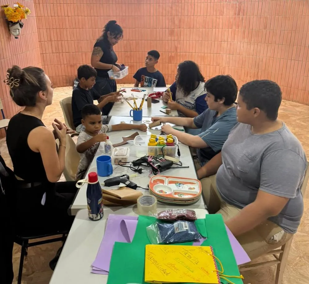 Arte que acolhe: parceria fortalece cuidado em saúde mental no CAPS IJ