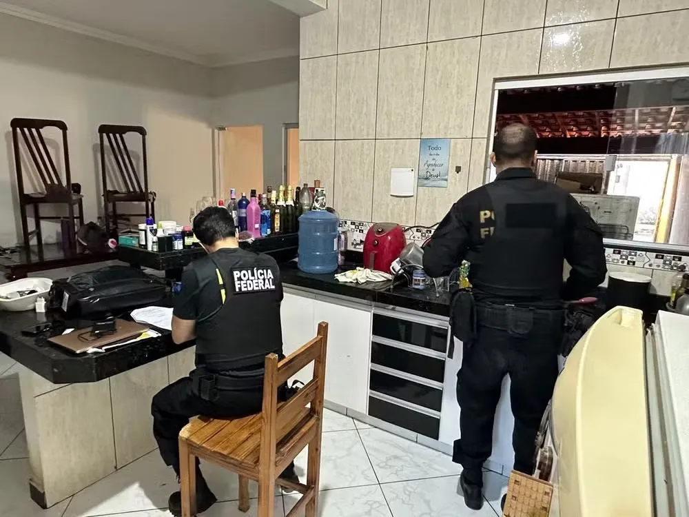 PF prende dois suspeitos por esquema de contrabando de substâncias injetáveis para emagrecimento