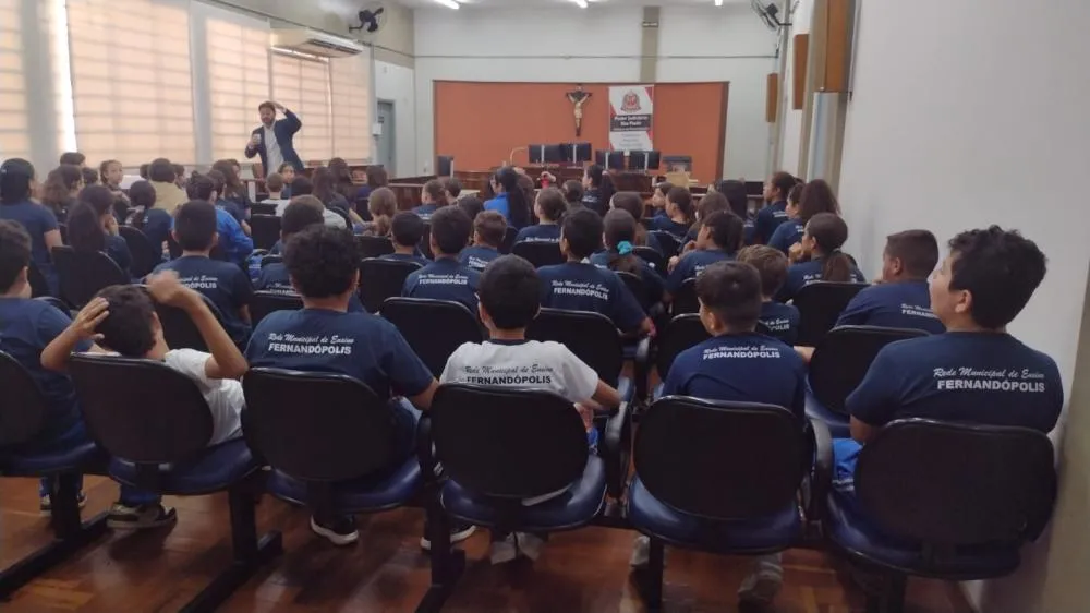 Juiz promove palestras sobre violência doméstica para alunos da rede municipal de Fernandópolis