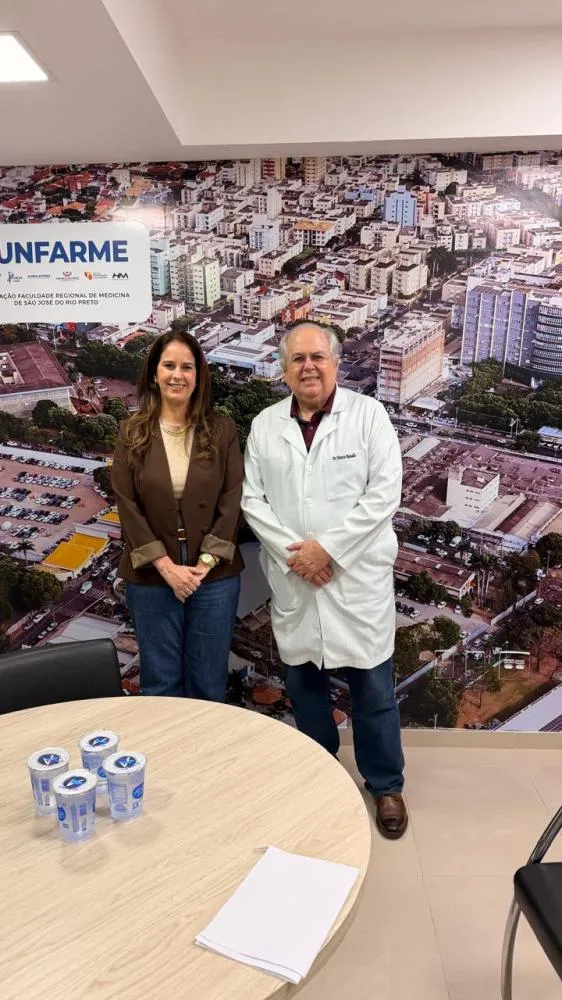 Flavia Resende visita Hospital de Base em São José do Rio Preto 