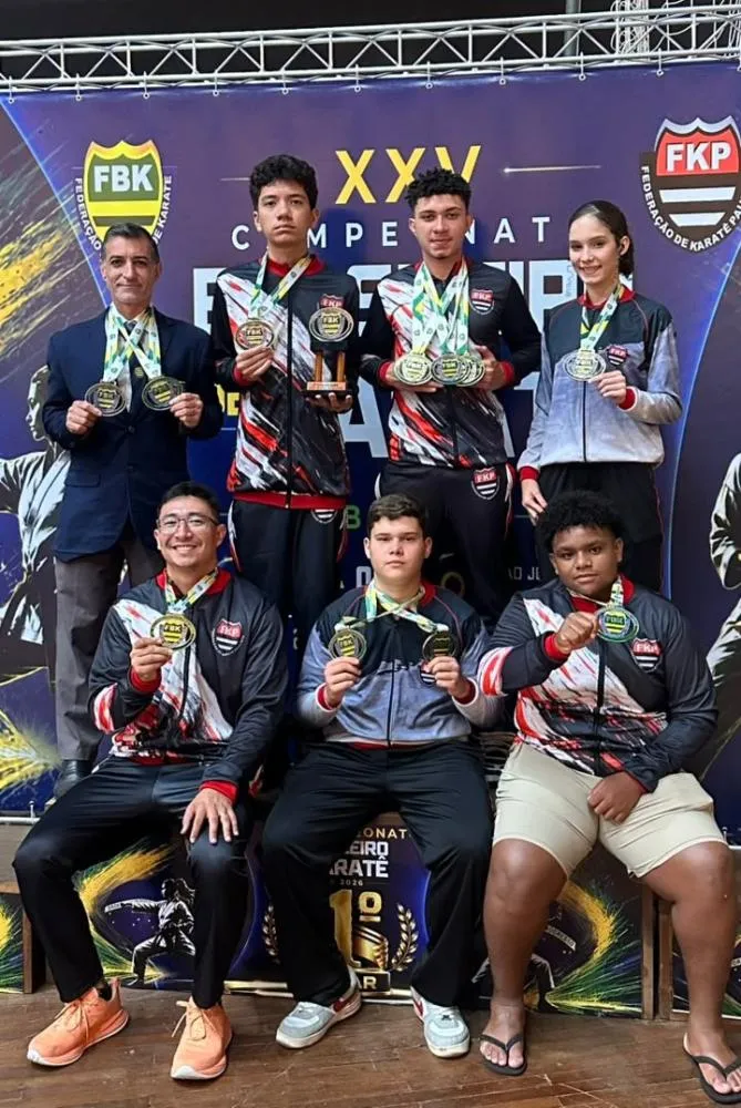 Karatê de Fernandópolis faz bonito e volta para casa cheio de medalhas