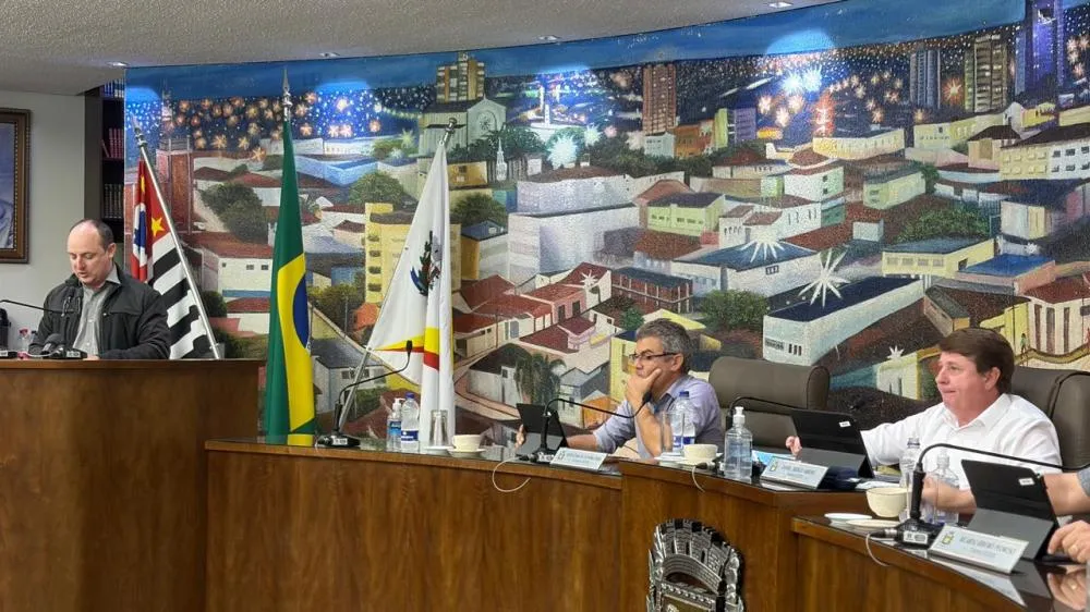 Câmara realiza sessão ordinária e aprova três projetos
