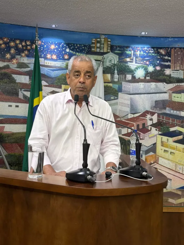 Carlos Cabral cobra informações sobre filas de espera em atendimentos de saúde