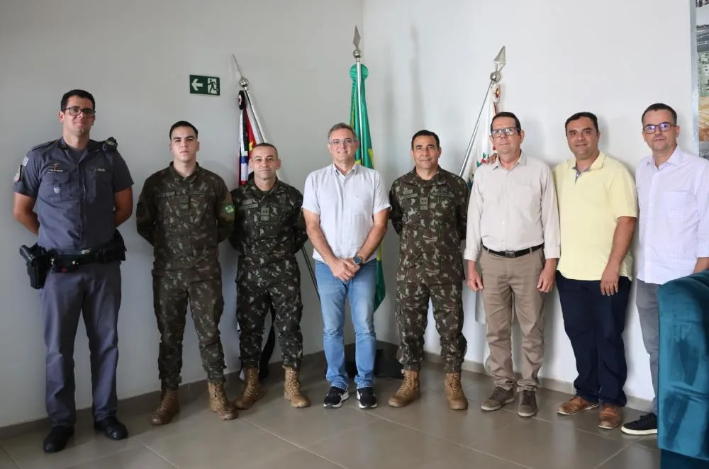 Tiro de Guerra recebe visita de oficiais da Base de Ribeirão Preto