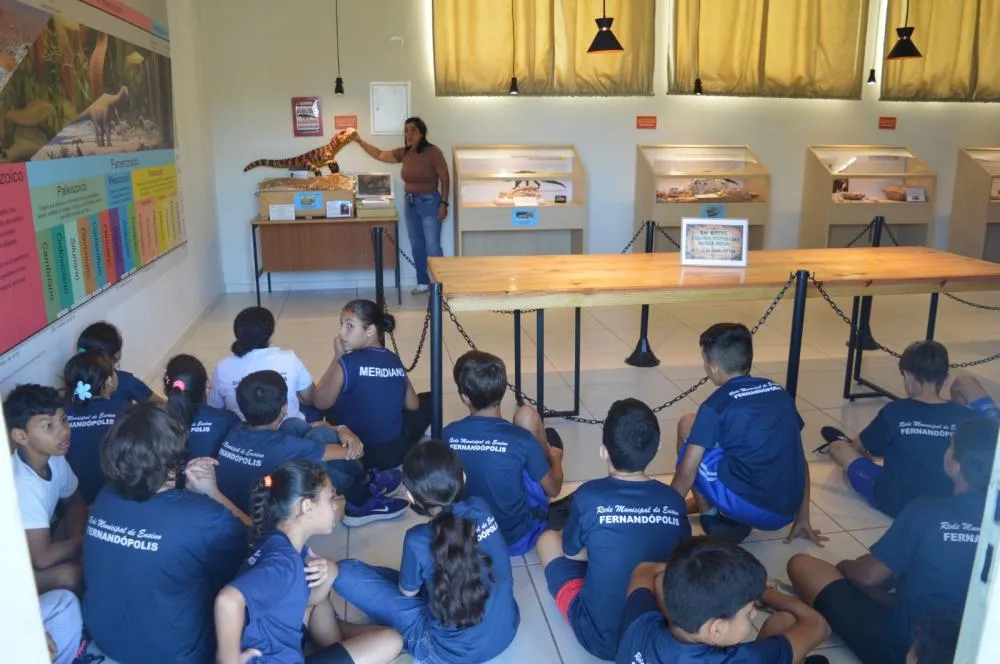 “Museu do Dinossauro” tem agenda de visitas concorrida no mês da criança