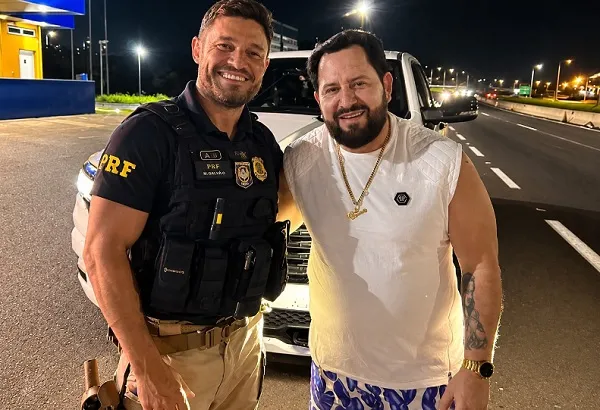 Cantor Marrone é abordado pela PRF em São José do Rio Preto