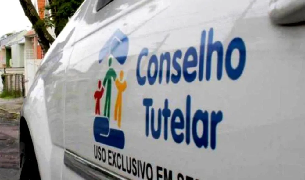 Menino de 4 anos é encontrado sozinho em imobiliária na região