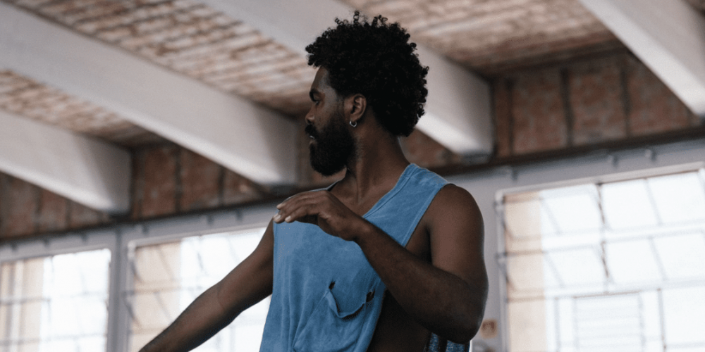 Em Rio Preto, curso gratuito recorre à dança para desprogramar corpo sedentário
