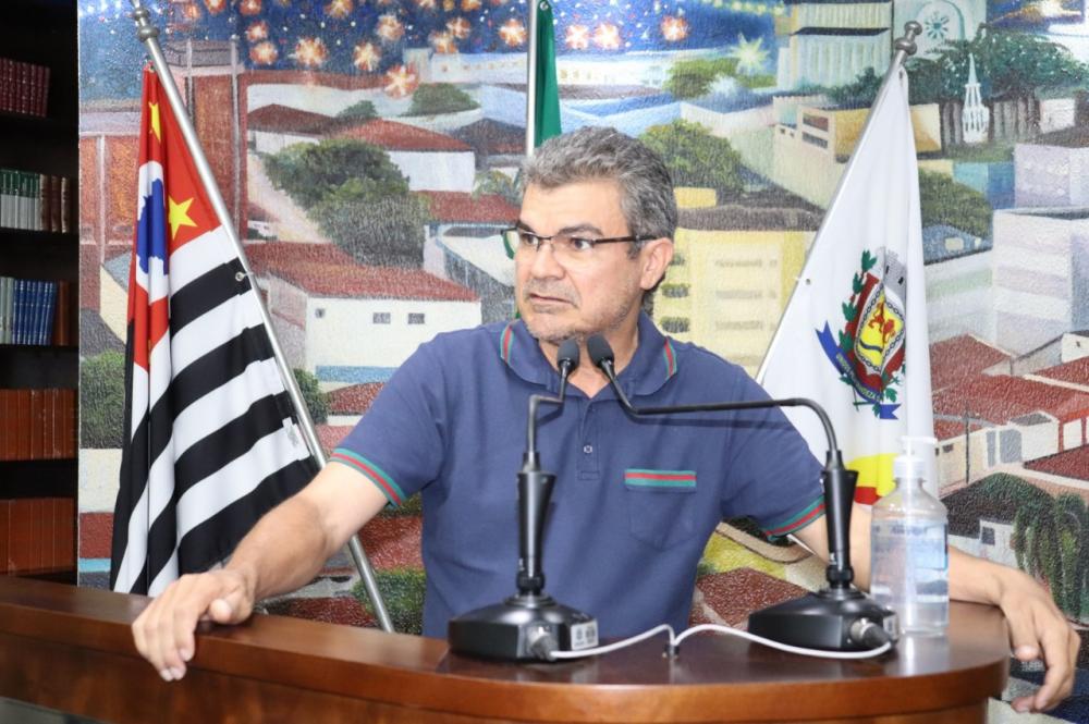 Julinho pede informações sobre calçamento na região da represa do Beira Rio até o Mais Parque