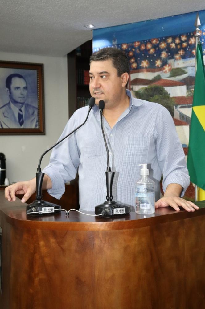 Murilo pede providências urgente em regulamentação de transporte de alunos