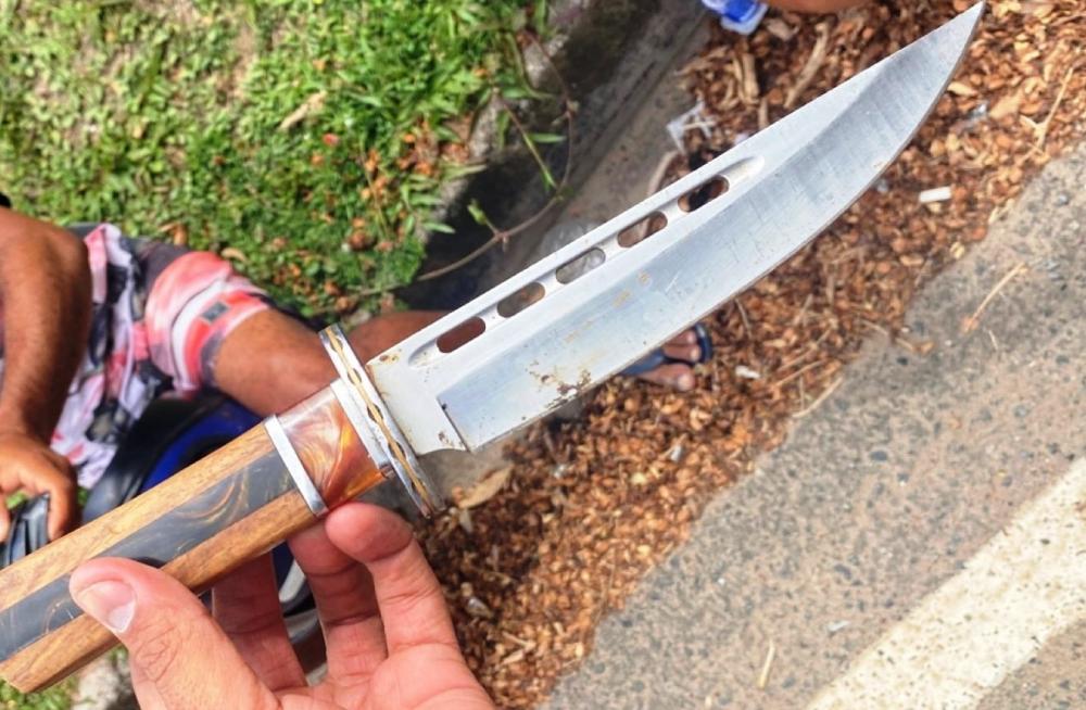 Suposto morador de rua, armado com faca, rouba celular em Rio Preto