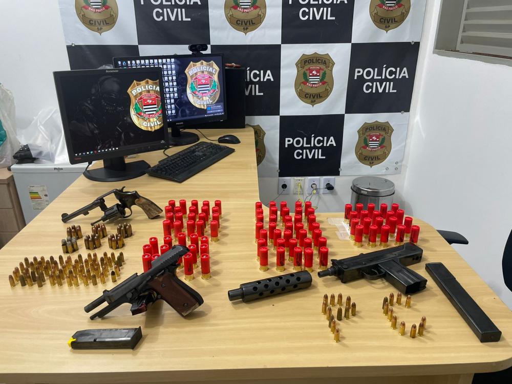 Homem é preso com armamento de uso restrito das forças de segurança