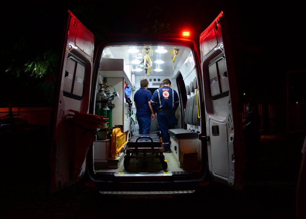 Mulher é agredida por ex e arrastada por veículo em Rio Preto